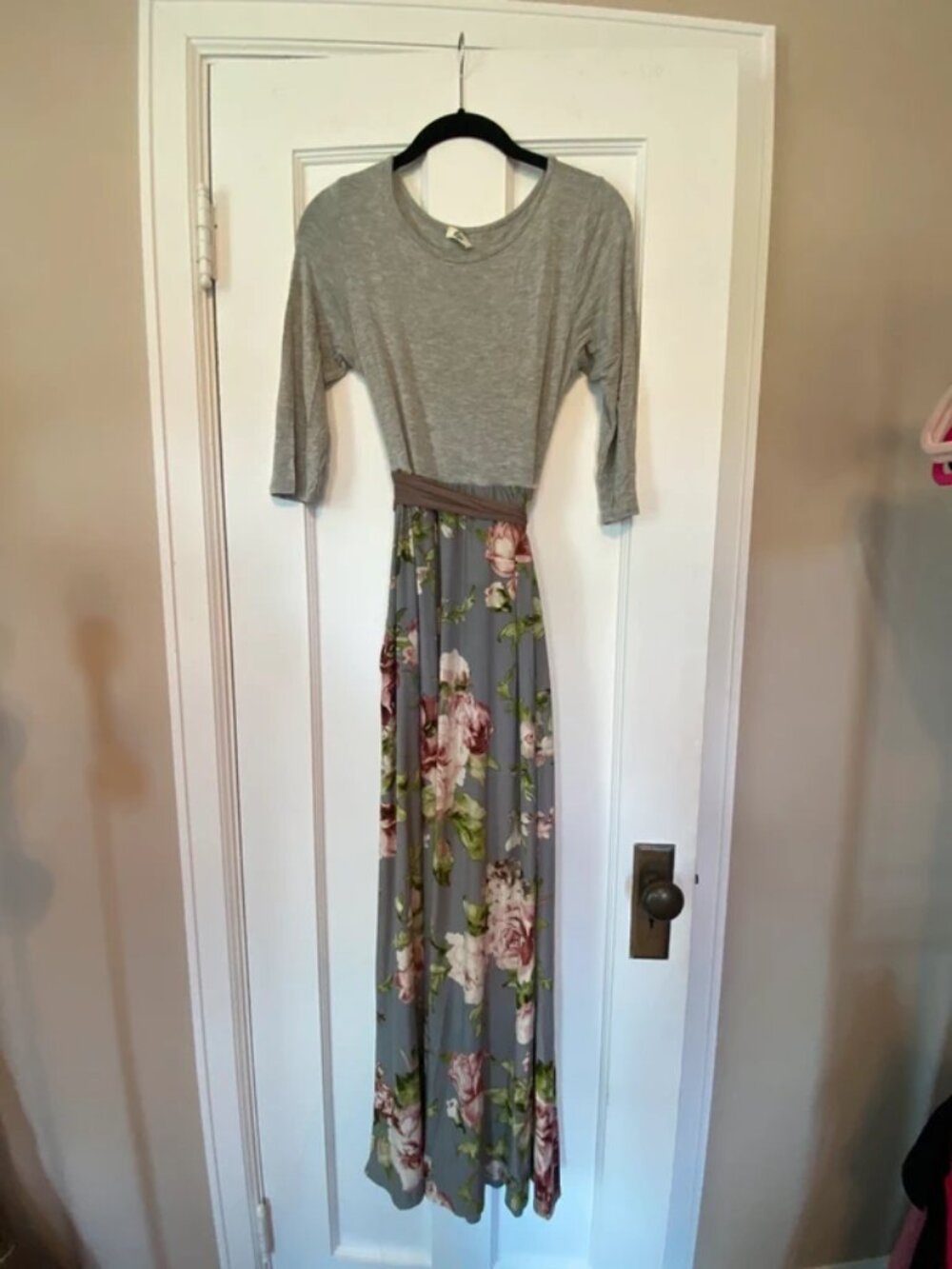 Womens size medium grey floral maxi dress egy